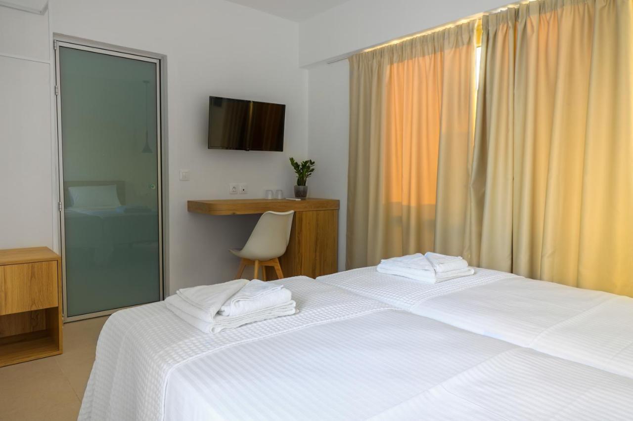 Sea Breeze Hotel (Adults Only) ヘルソニソス エクステリア 写真