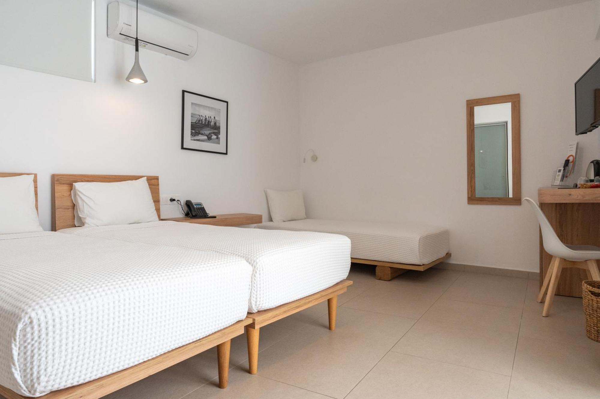 Sea Breeze Hotel (Adults Only) ヘルソニソス エクステリア 写真